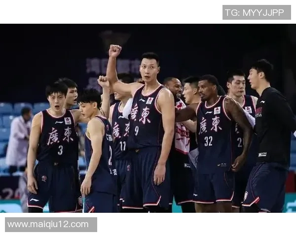 重庆篮球队实力变革引发热议球迷期待新赛季表现提升