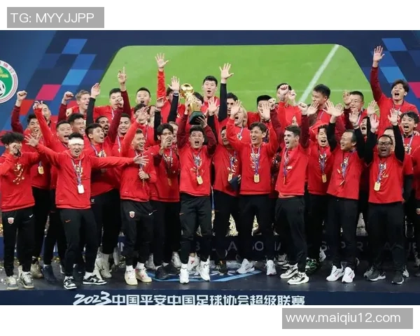 实时新闻上海足球队转型之路的挑战与机遇全景解析